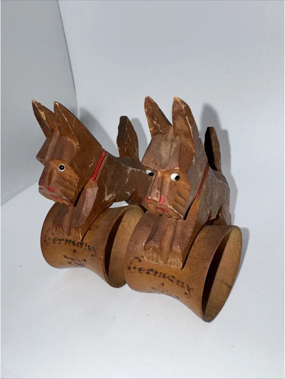 Vintage Pair Of Carved Wooden Scottie Dog Napkin Rings - Made In Germany
